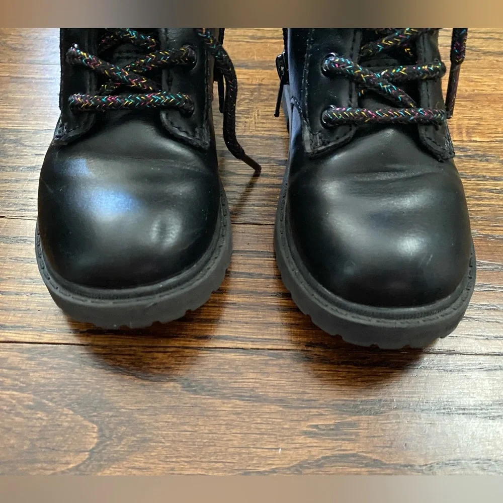 Old Navy- combat boots toddler 9 metallic detail Kids Black Lace-Up Ankle Boots